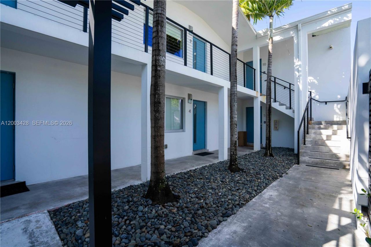 2412 NE 26th St , Unit 7, Fort Lauderdale, FL 33305 Photo