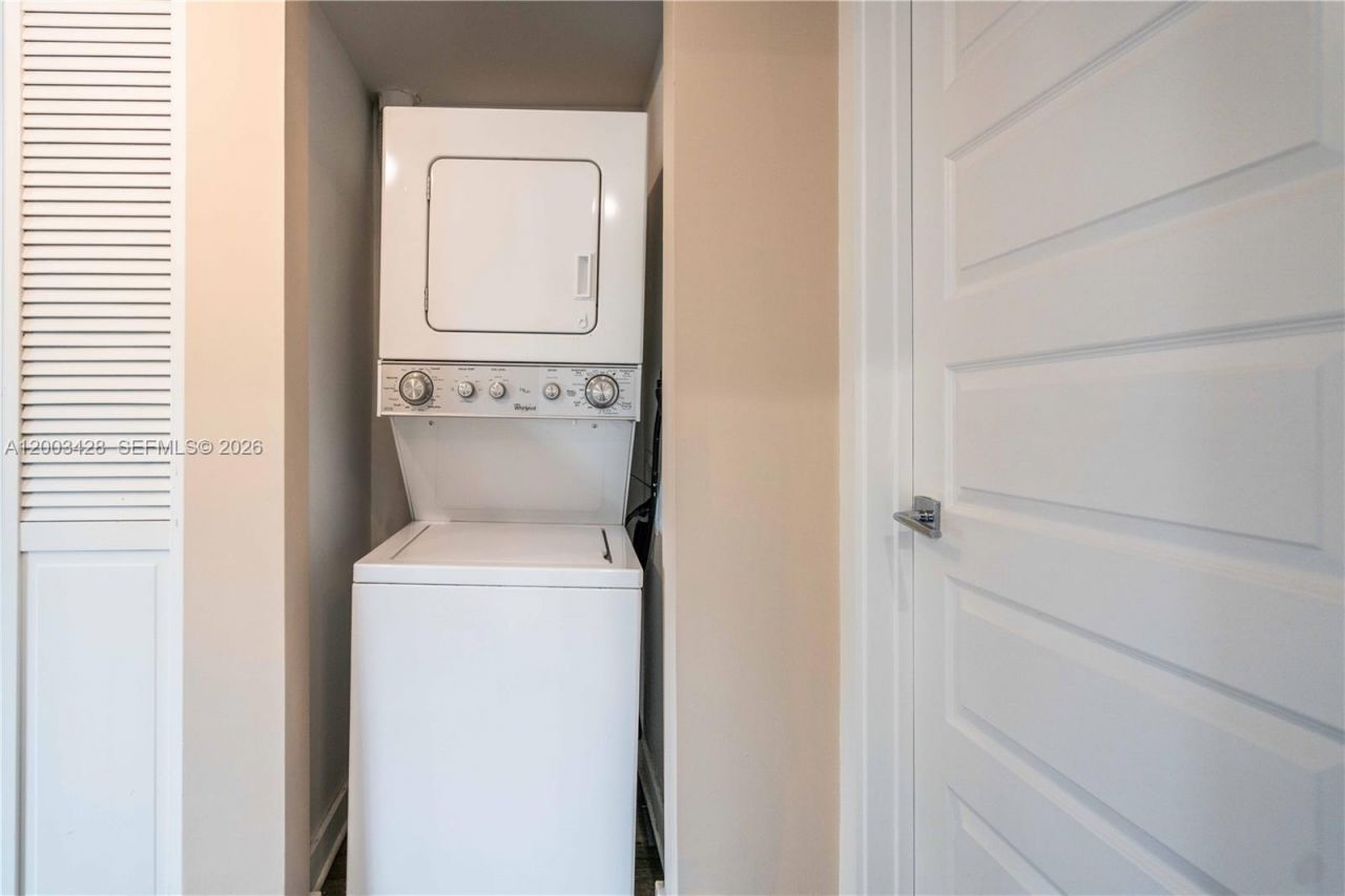 2412 NE 26th St , Unit 7, Fort Lauderdale, FL 33305 Photo