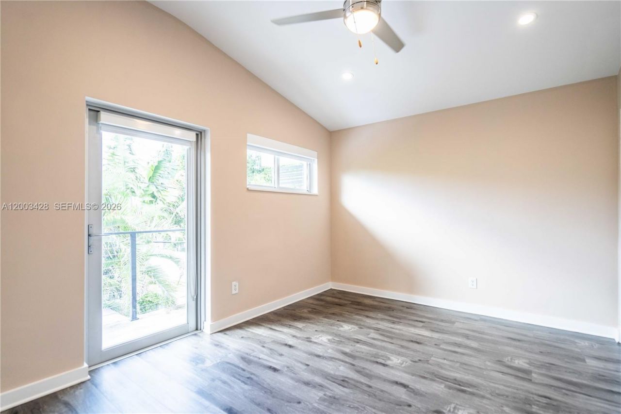 2412 NE 26th St , Unit 7, Fort Lauderdale, FL 33305 Photo