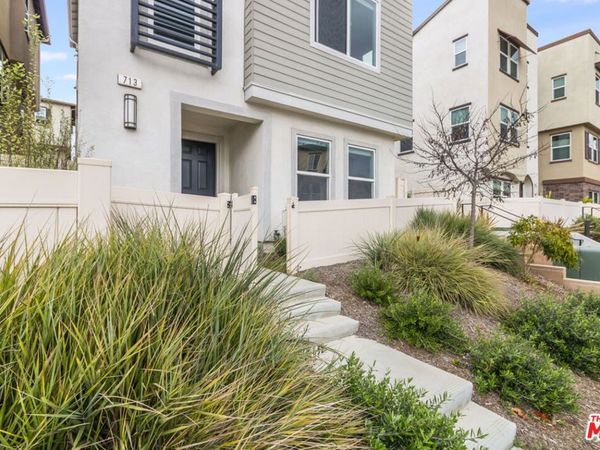 713 Daniel Freeman Circle, Inglewood, CA 90301
