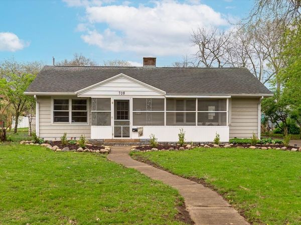 708 Market Street, Henry, IL 61537