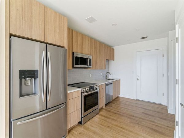 1035 Commonwealth Ave, Unit 305, Boston, MA 02215