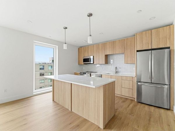 1035 Commonwealth Ave, Unit 403, Boston, MA 02215