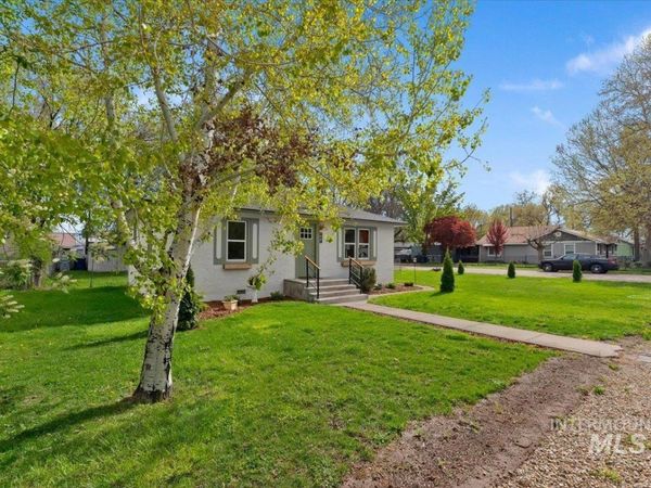 424 8th St N, Nampa, ID 83687