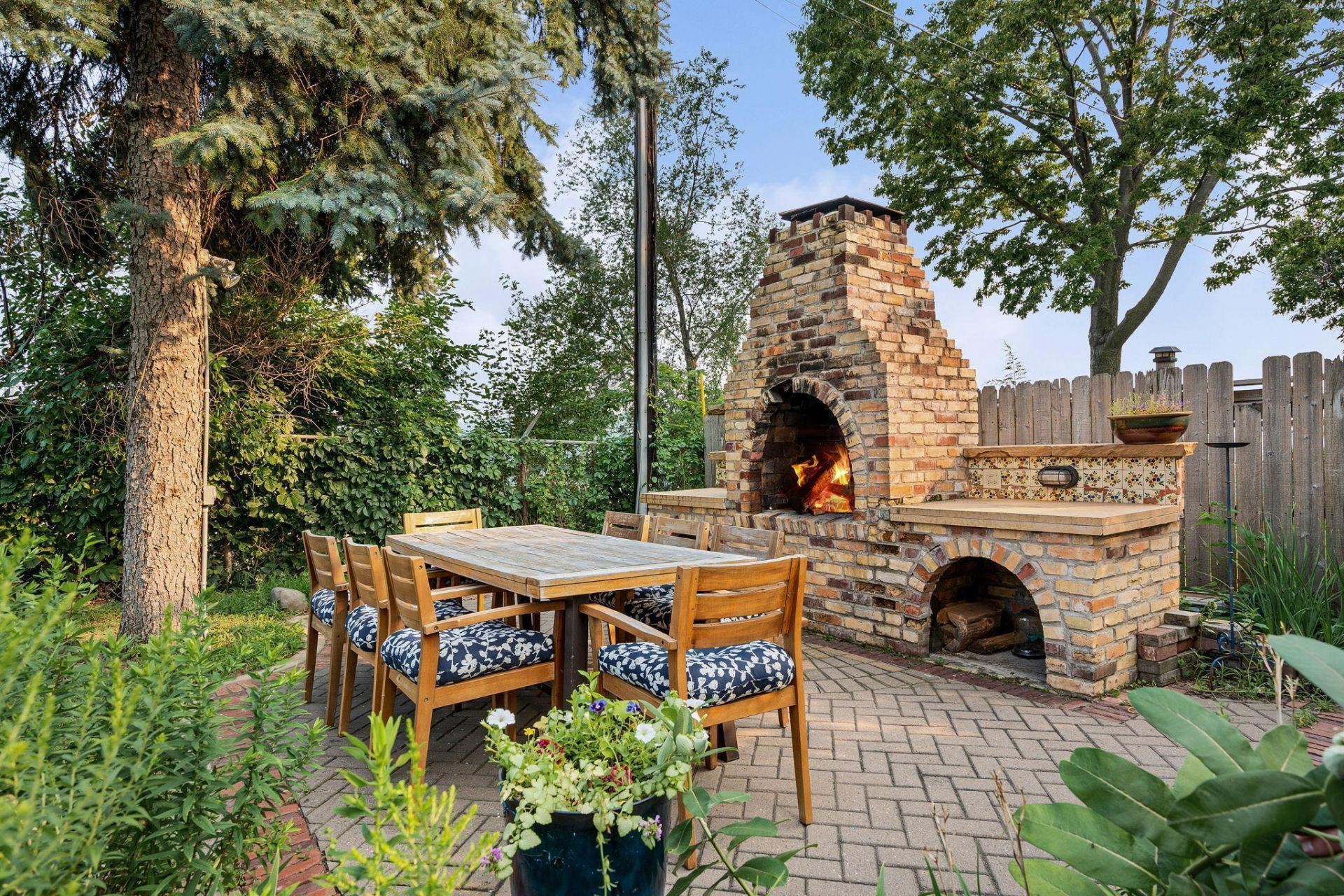 310 Ryan Avenue , Saint Paul, MN 55102