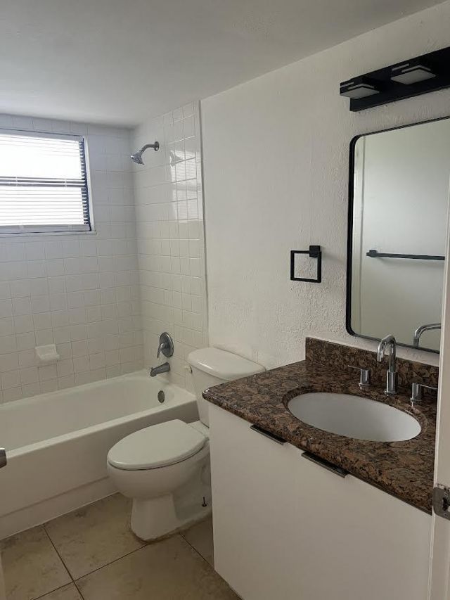 1453 Lake Crystal Drive, Unit B, West Palm Beach, FL 33411 Photo