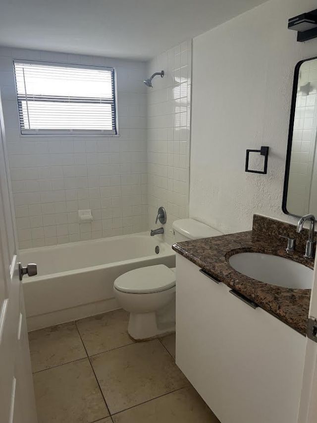 1453 Lake Crystal Drive, Unit B, West Palm Beach, FL 33411 Photo