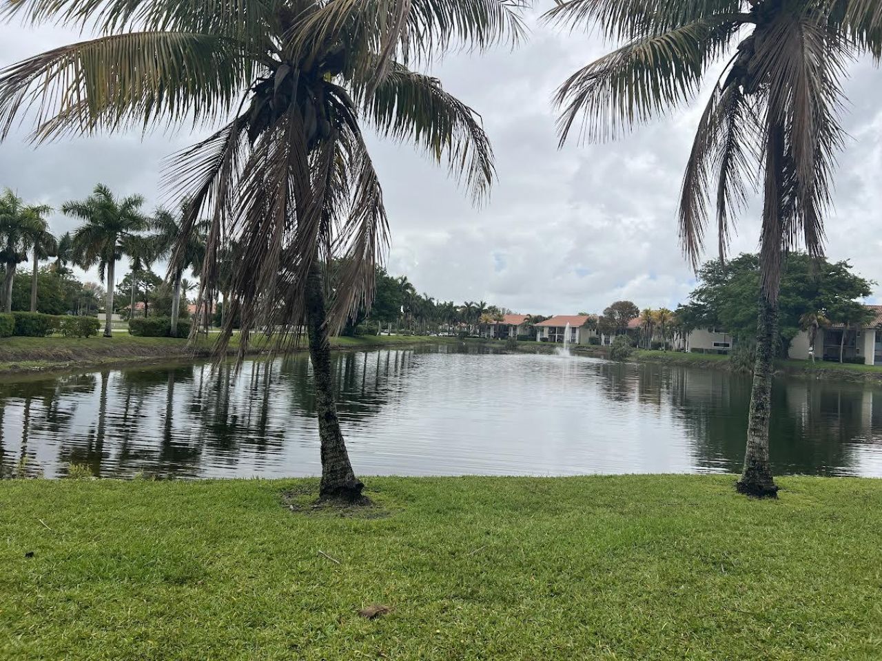 1453 Lake Crystal Drive, Unit B, West Palm Beach, FL 33411 Photo