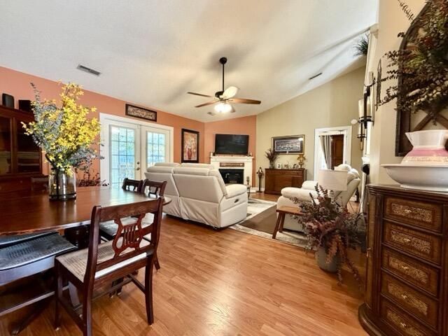 103 Seavington Court Photo 8