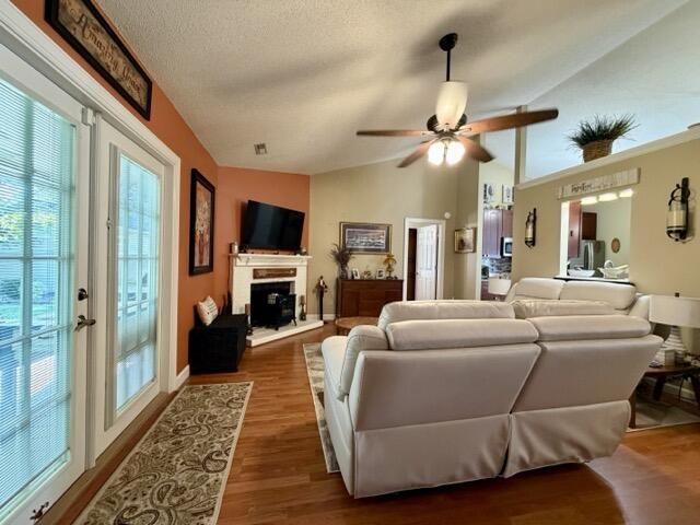 103 Seavington Court Photo 9