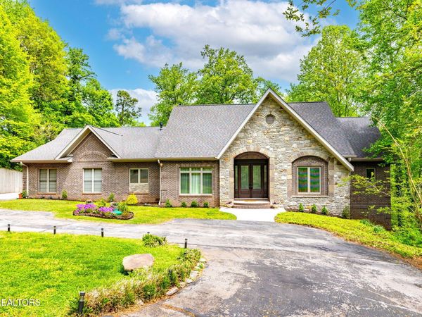 2304 Lakemoor Drive, Knoxville, TN 37920