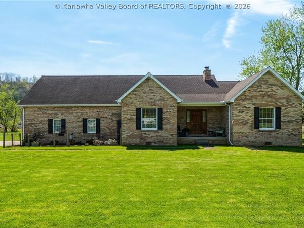 376 Cash Lane, Winfield, WV 25213