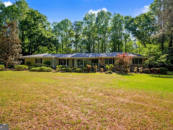 490 Hawthorne Drive, Fayetteville, GA 30214