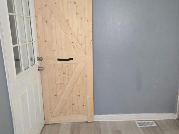 207 S Caldwell Avenue , Newton, NC 28658