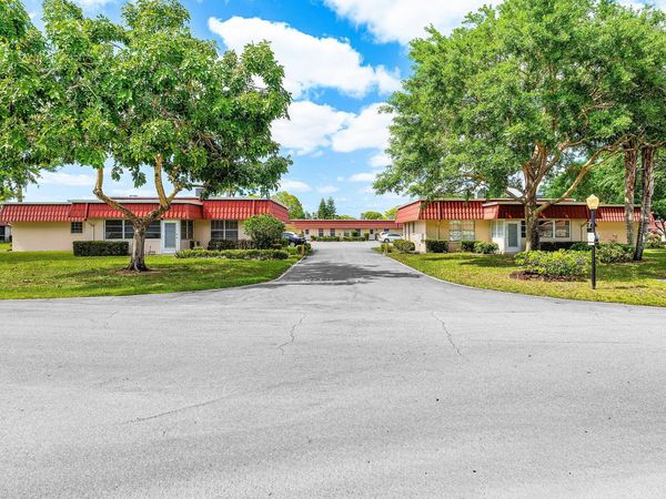 852 Salem Lane, Lake Worth, FL 33467