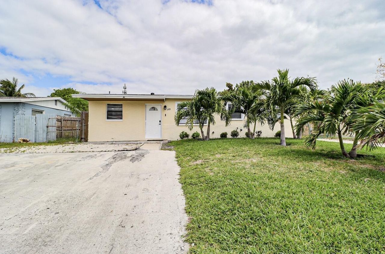 219 NE 6th Avenue, Boynton Beach, FL 33435 Photo