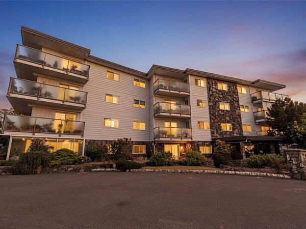 848 Esquimalt Rd , Unit 207, Esquimalt, BC V9A 6W9