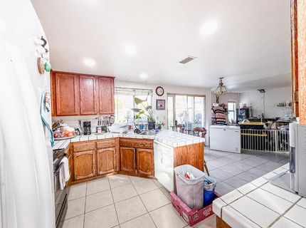 8518 Delahye Cir, Sacramento, CA 95828 Photo