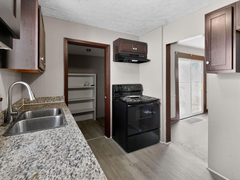 562 S Ogden Avenue, Columbus, OH 43204 Photo 17