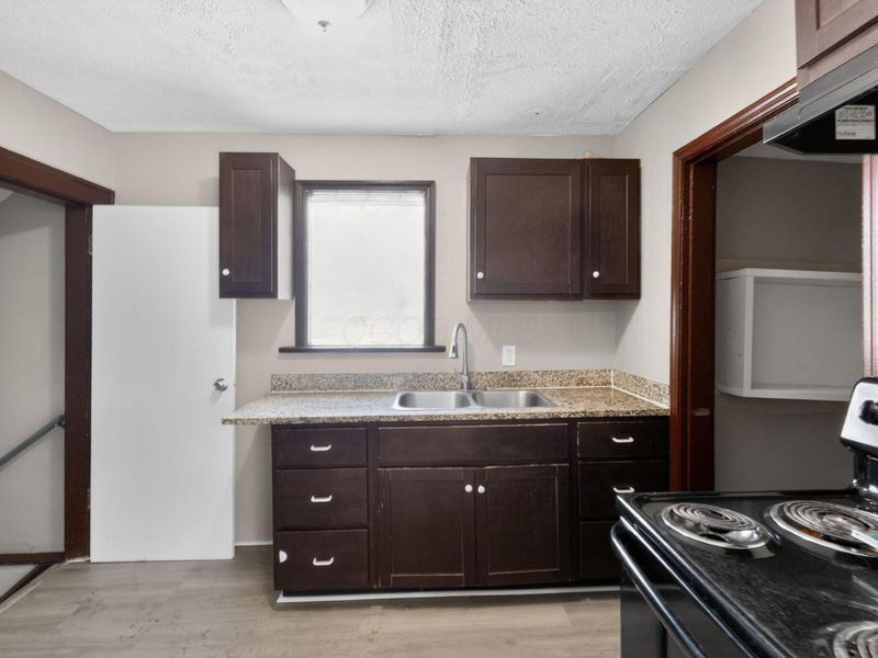 562 S Ogden Avenue, Columbus, OH 43204 Photo 19