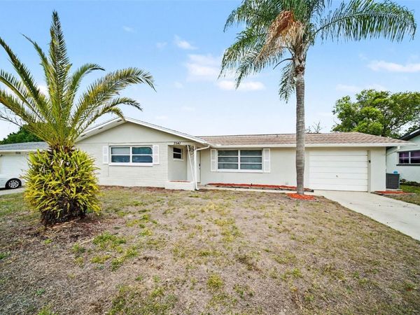 7541 SPIREA DRIVE , PORT RICHEY, FL 34668