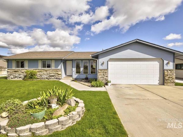 711 E Ustick Rd, Caldwell, ID 83605