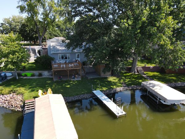  185 S Harmon Dr, Mitchell, SD 57301