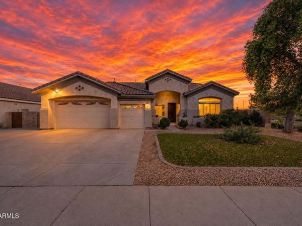 8663 W YUKON Drive, Peoria, AZ 85382