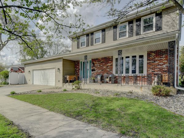 1637 Holly Lane, Munster, IN 46321