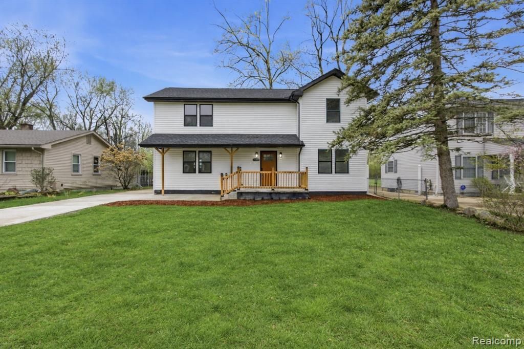 19377 Brentwood Street, Livonia, MI 48152 Main Photo