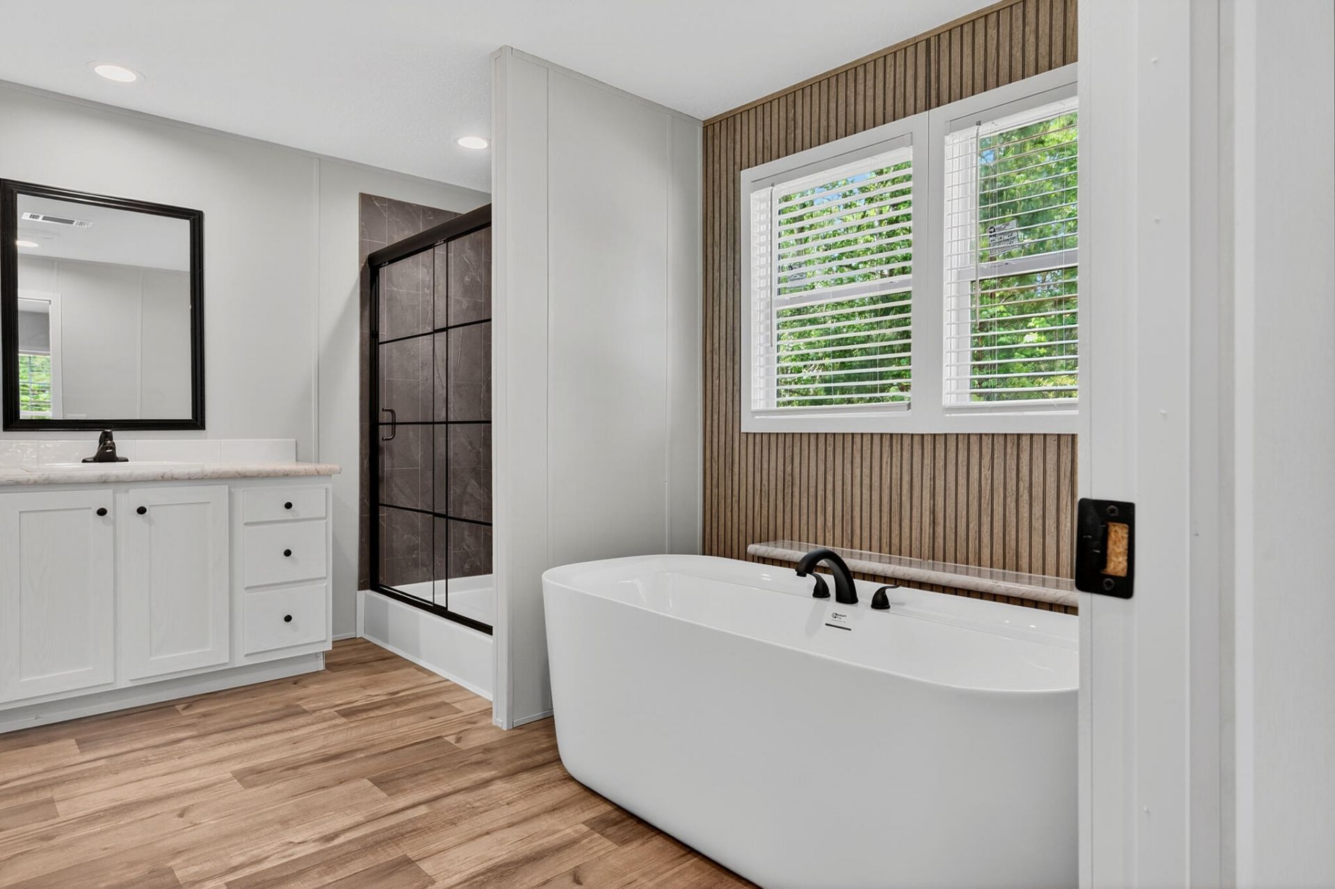 158 Dicks Hill Lane Lane Photo 18