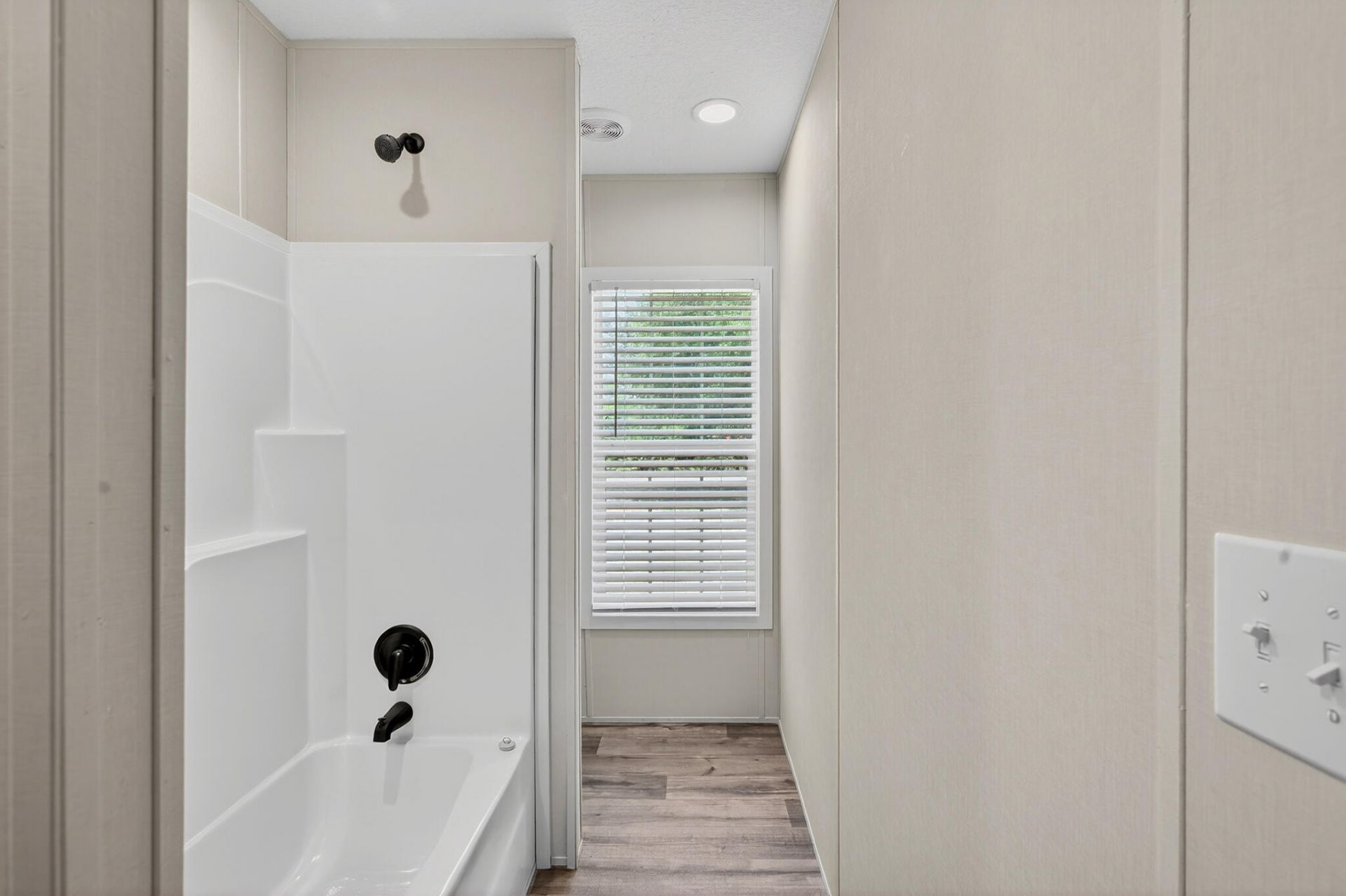 158 Dicks Hill Lane Lane Photo 27