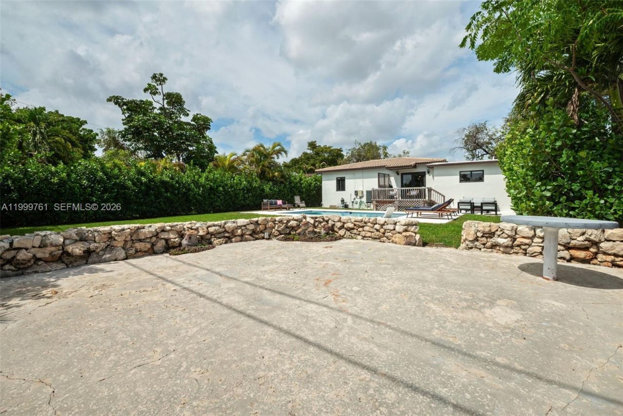 281 Pocatella St, Miami Springs, FL 33166 Photo