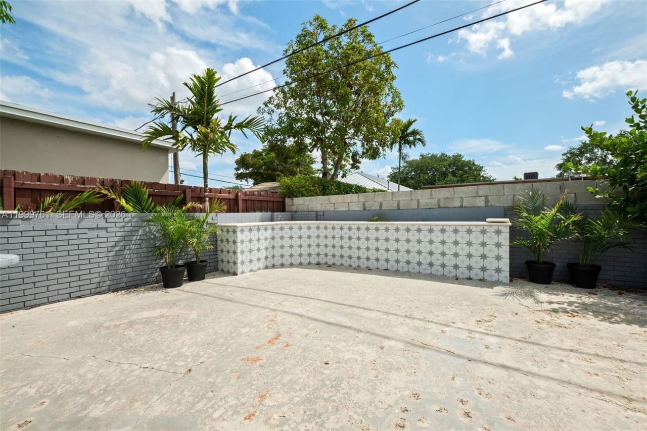 281 Pocatella St, Miami Springs, FL 33166 Photo