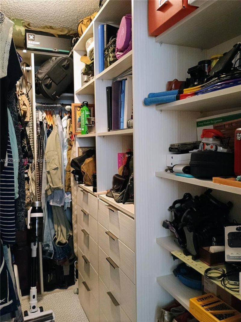 437 Golden Isles Dr , Unit 4J, Hallandale Beach, FL 33009 Photo