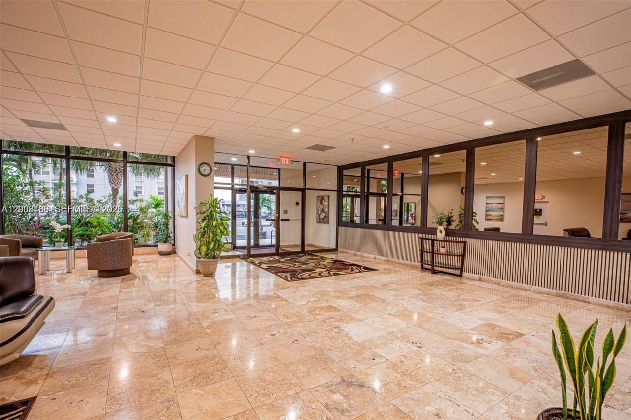 437 Golden Isles Dr , Unit 4J, Hallandale Beach, FL 33009 Photo