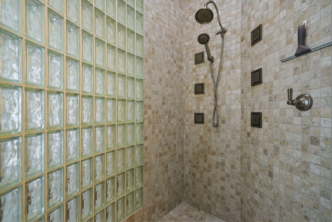 3343 Crescent Oaks Boulevard , Tarpon Springs, FL 34688 Photo