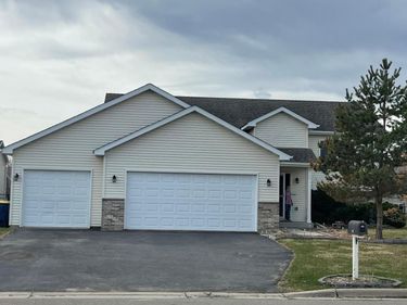 533 Dogwood Street NE, Lonsdale, MN 55046