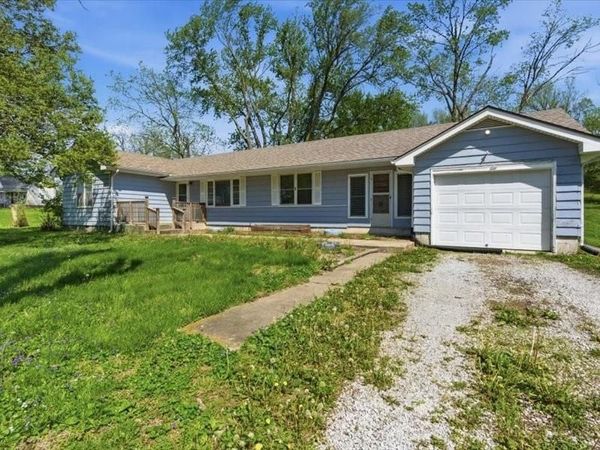 38022 T Highway, Camden, MO 64017