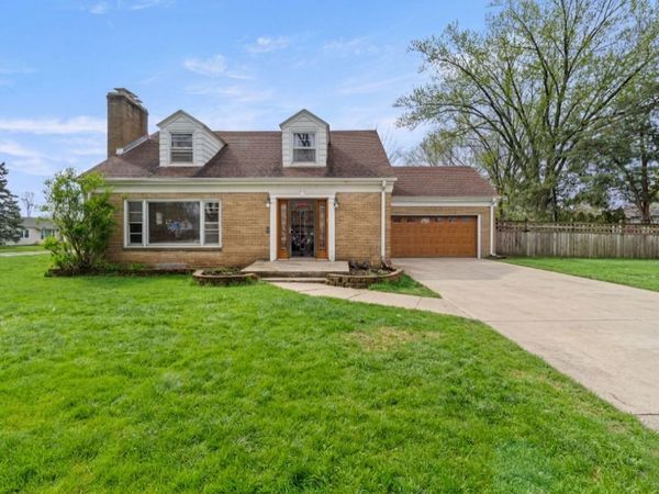 853 Orange Street , Elgin, IL 60123