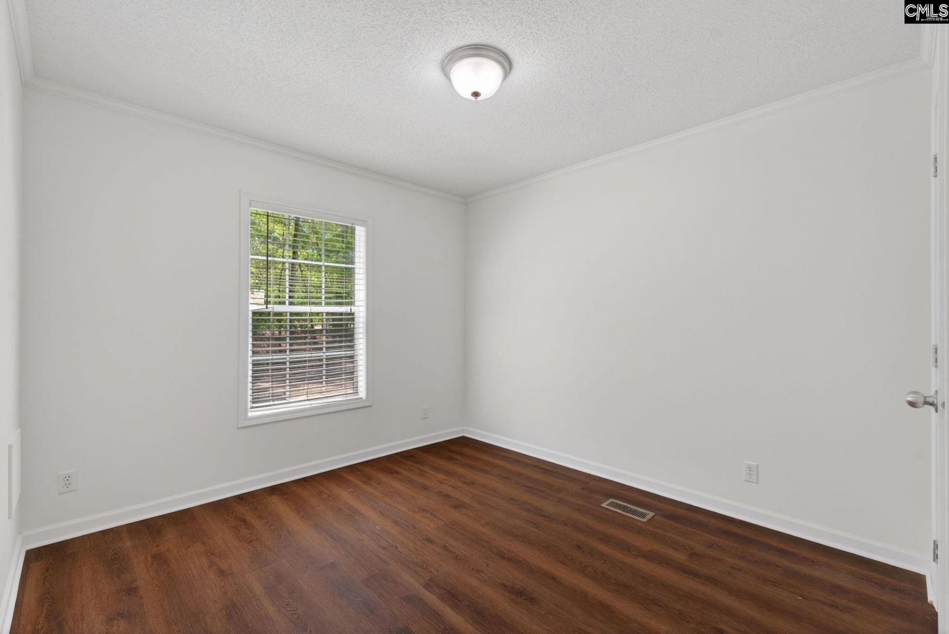 212 Cricket Road  Photo 22