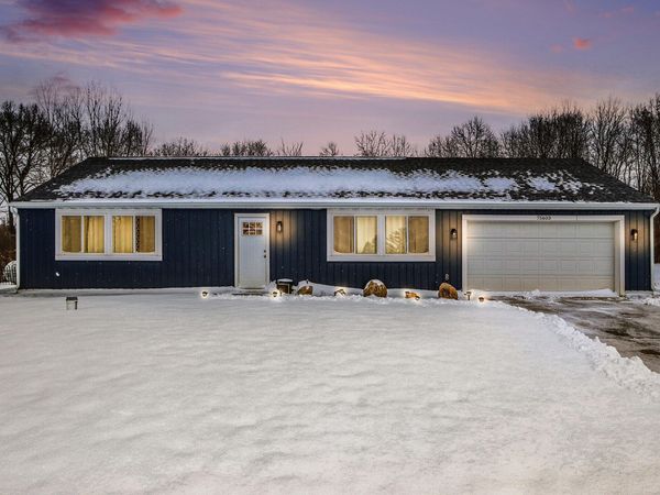 75603 Ridgeway Drive, Lawton, MI 49065