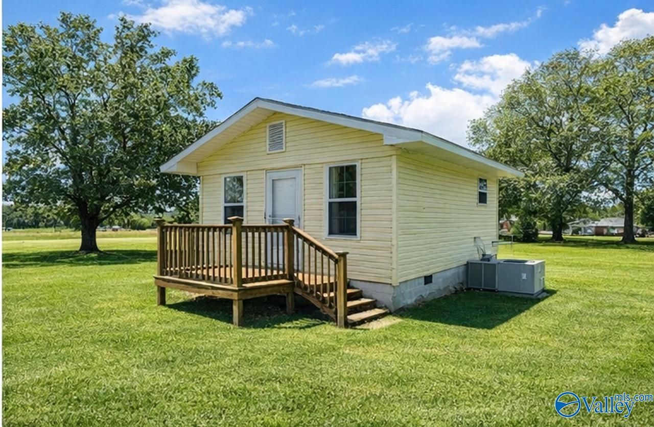 724 Old Mount Carmel Road, Stevenson, AL 35772 Main Photo
