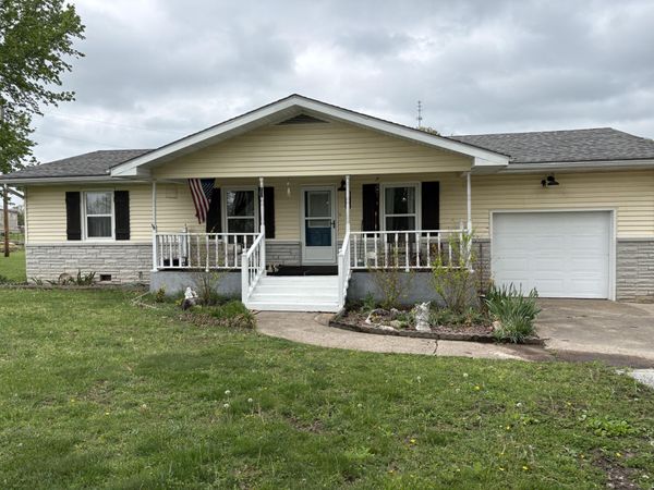 64 N State Highway 39 , Greenfield, MO 65661