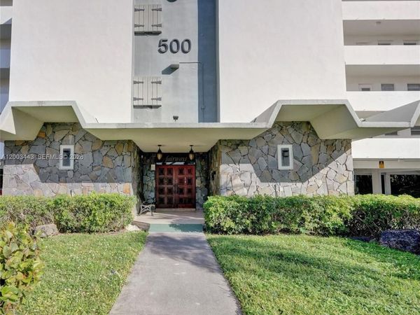 500 NE 14th Ave , Unit 306, Hallandale Beach, FL 33009