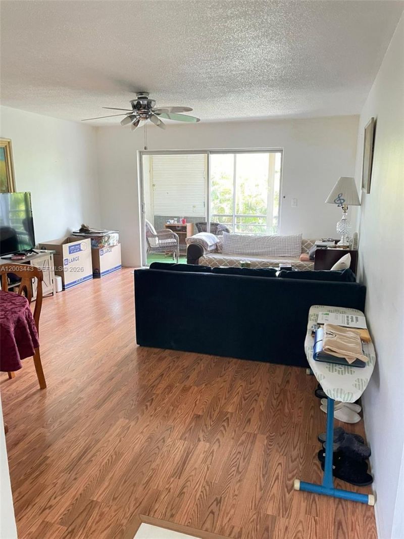 500 NE 14th Ave, Unit 306, Hallandale Beach, FL 33009 Photo