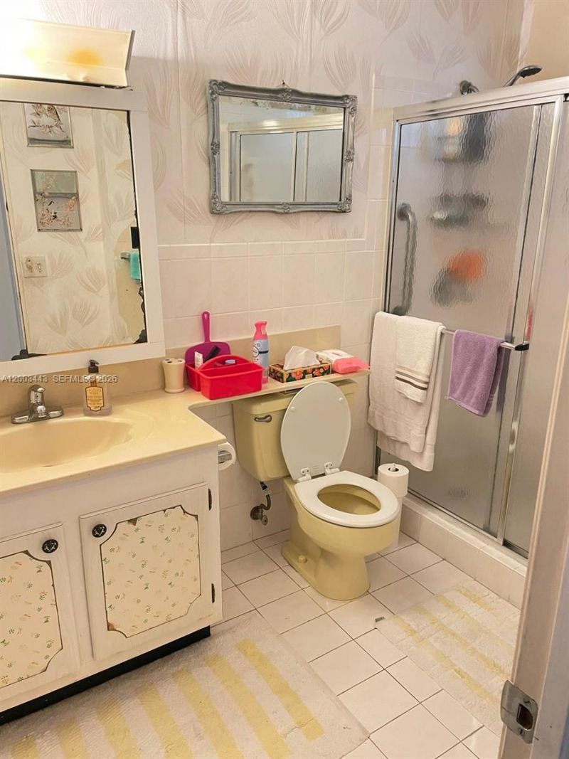 500 NE 14th Ave, Unit 306, Hallandale Beach, FL 33009 Photo