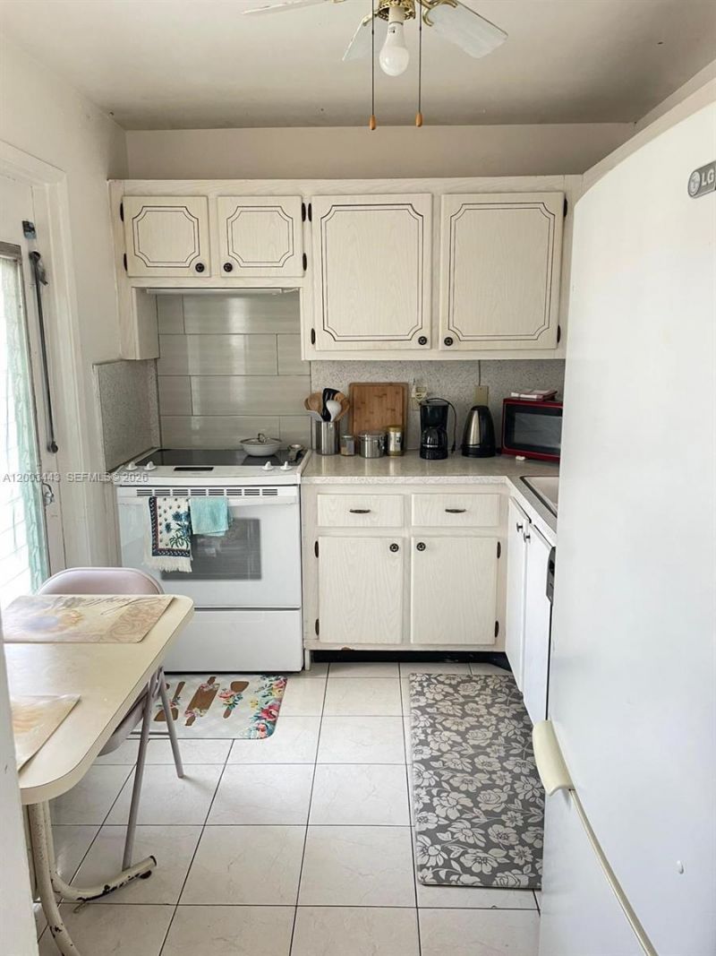 500 NE 14th Ave, Unit 306, Hallandale Beach, FL 33009 Photo