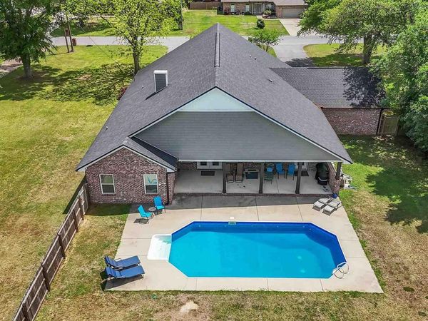 107 Countri Ln, Cantonment, FL 32533