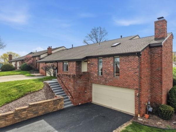 107 Victoria Court, Canonsburg, PA 15317